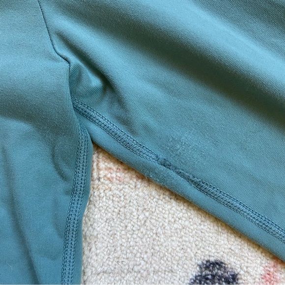 Paragon Long Sleeve Crop - Picture 3 of 3